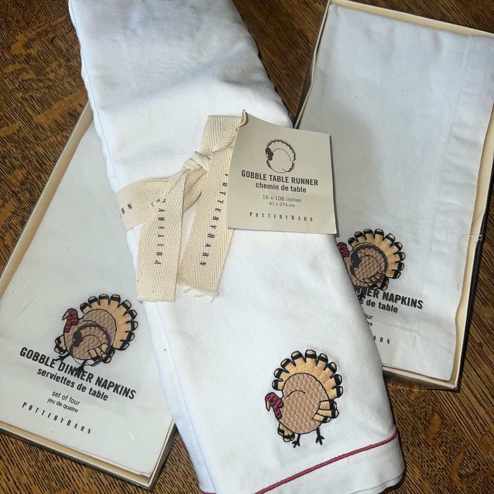 Pottery Barn Turkey Embroidered Napkins Set